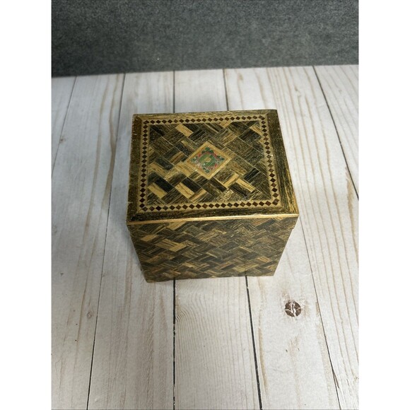 Wood Inlay Folk Art Marquetry Mechanical Bird Cigarette Dispenser W/ Chimes - Picture 4 of 9